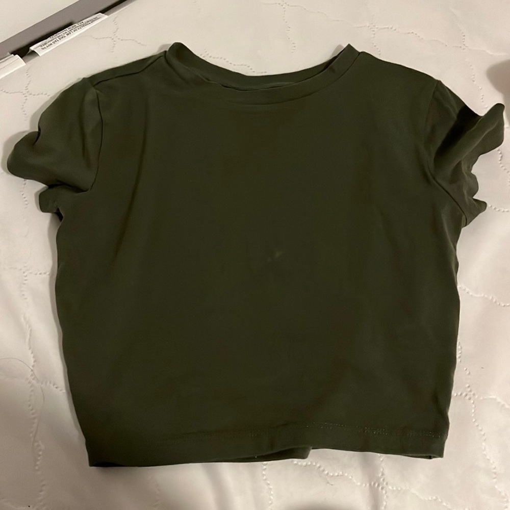 Cropped green shirt
